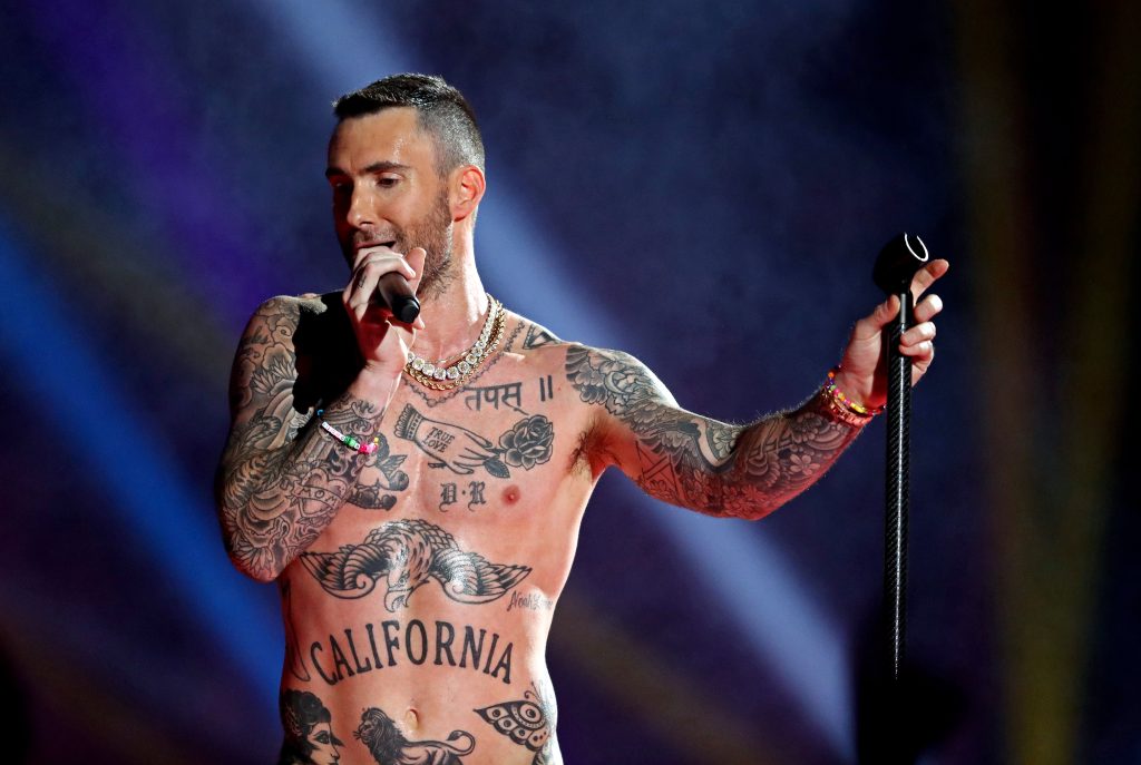 Maroon-5-Super-Bowl-halftime-show-12105415.jpg