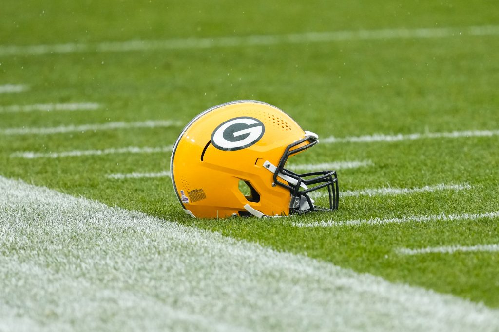 NFL-Arizona-Cardinals-at-Green-Bay-Packers-24500095.jpg