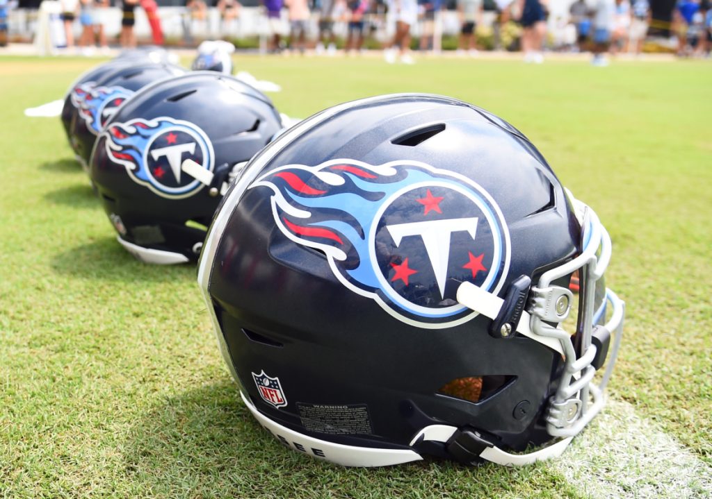 NFL-Tennessee-Titans-Training-Camp-21107642-1180x828.jpg