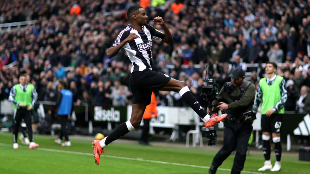 alexander-isak-newcastle-united-celebrates-963993929.jpg