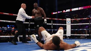 derek-chisora-knocks-joe-joyce-920195060.jpg