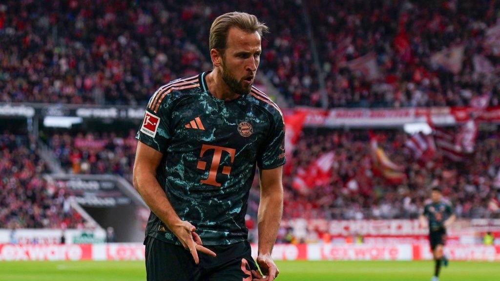 harry-kane-bayern-munich-celebrates-966560631.jpg