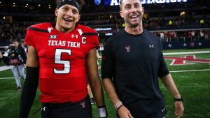 head-coach-kliff-kingsbury-walk-965806877.jpg