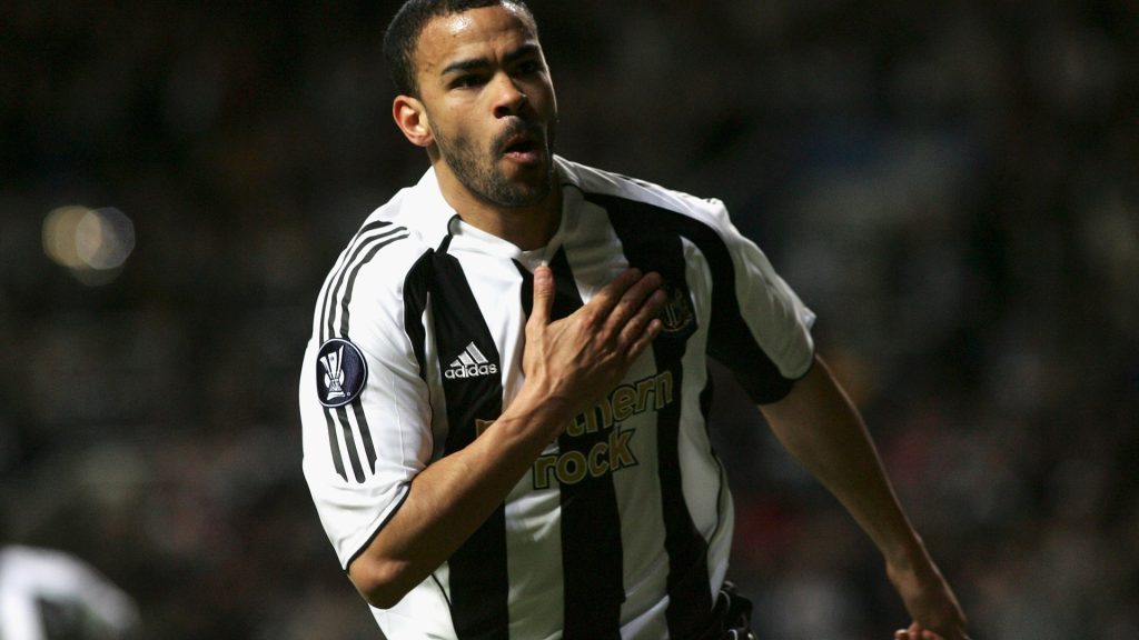 kieron-dyer-newcastle-united-celebrates-871393201.jpg