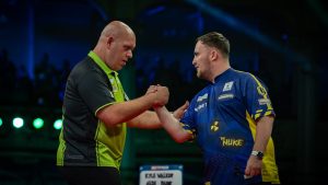 luke-littler-michael-van-gerwen-917363215.jpg