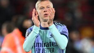 oleksandr-zinchenko-arsenal-claps-fans-960965374.jpg