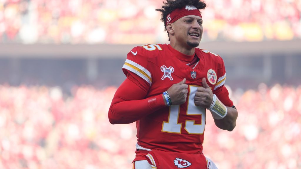 patrick-mahomes-15-kansas-city-962400648.jpg