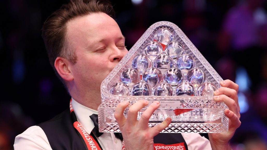 shaun-murphy-england-celebrates-trophy-965068497.jpg