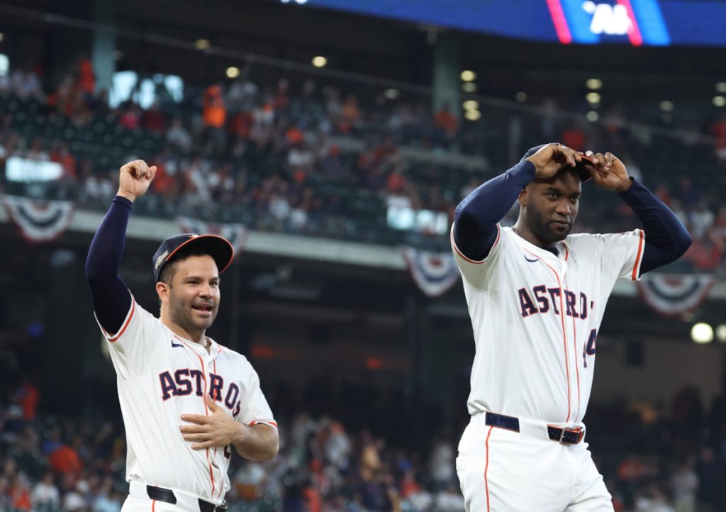 Jose-Altuve-Yordan-Alvarez-24374187-scaled-e1739909310953-1180x832.jpg