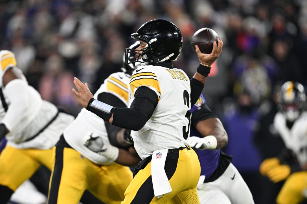 NFL-AFC-Wild-Card-Round-Pittsburgh-Steelers-at-Baltimore-Ravens-25169992-1180x787.jpg