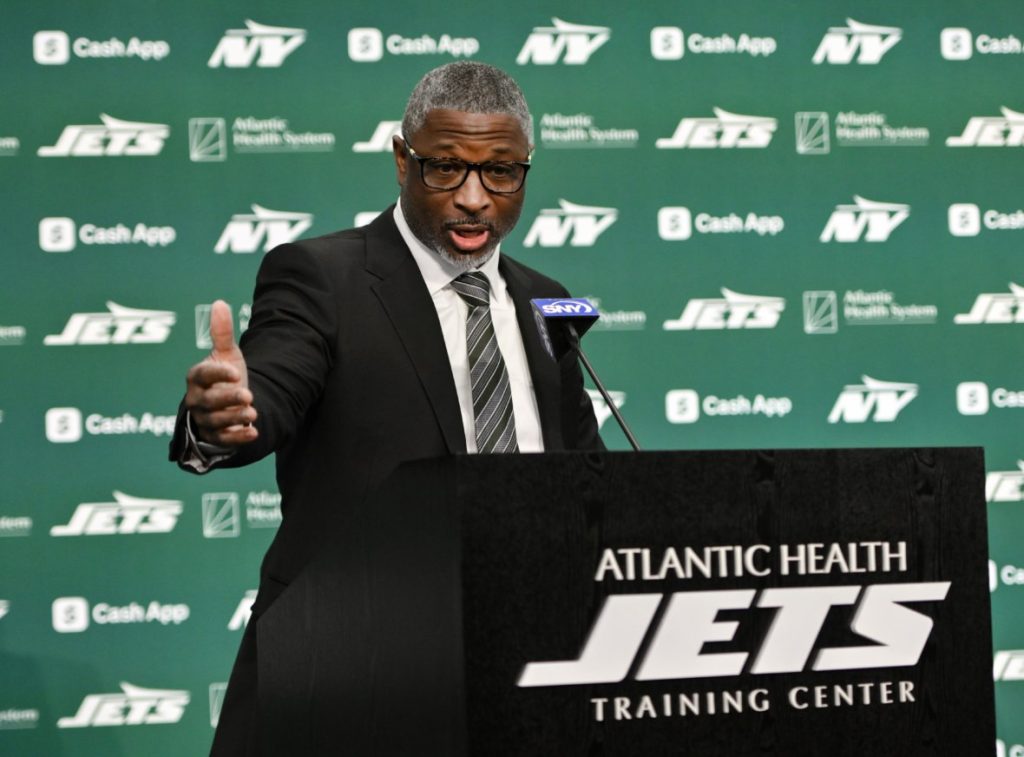 NFL-New-York-Jets-Head-Coach-Aaron-Glenn-Introductory-Press-Conference-25278463-1180x872.jpg