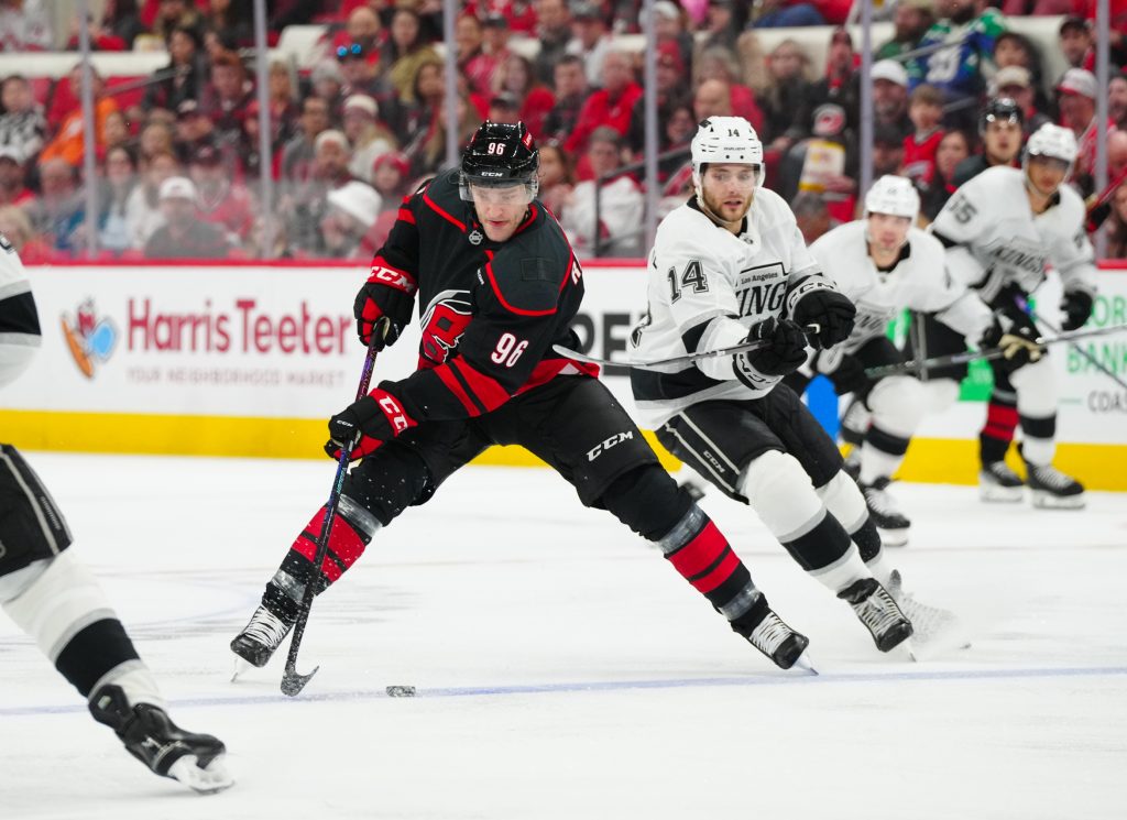 NHL-Los-Angeles-Kings-at-Carolina-Hurricanes-25320162.jpg