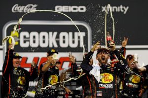 NASCAR-Cook-Out-400-23975713-1180x787.jpg