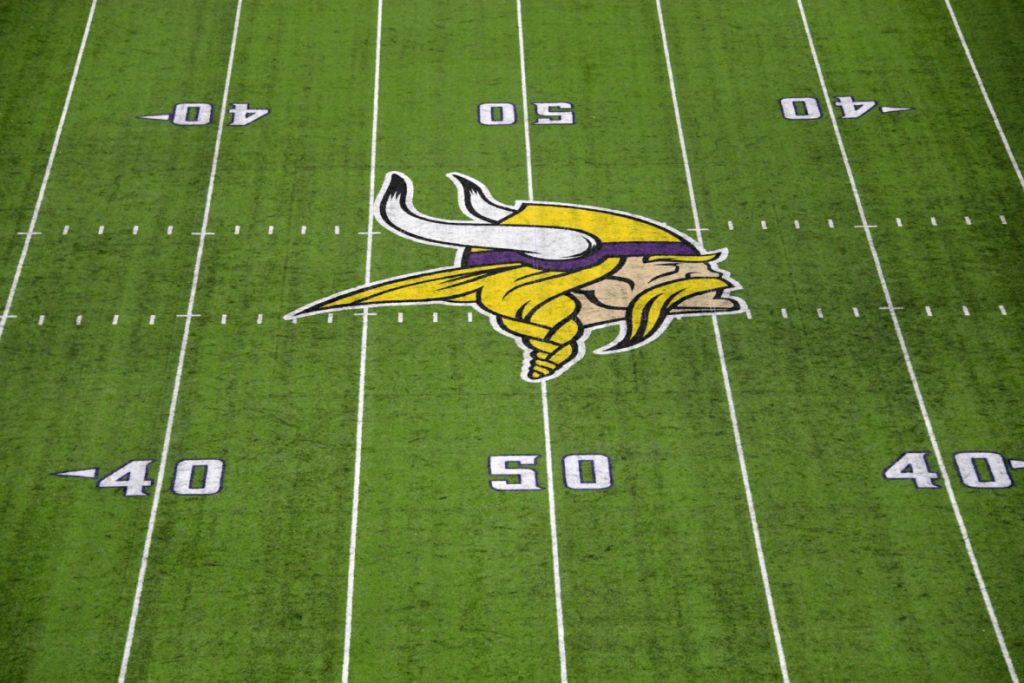 NFL-Preseason-Los-Angeles-Rams-at-Minnesota-Vikings-9513790-1180x787.jpg