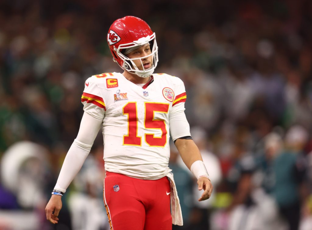 Patrick-Mahomes-25380396-1180x868.jpg